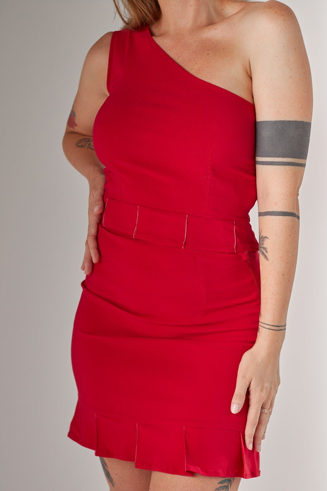 Iyaafin Set - High Waisted Red Skirt - Munat.Ltd