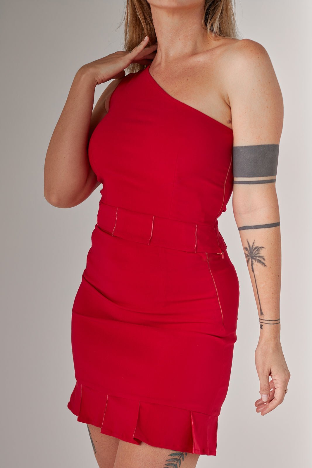 Iyaafin Set - High Waisted Red Skirt - Munat.Ltd
