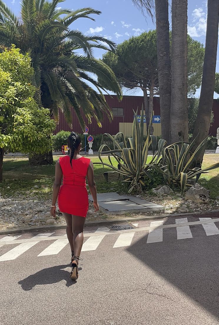 Munat is your one stop for women’s clothing that is classic chic fashion inspired, have you been looking for timeless chic fashion brand with inspo from the 80s to the 90s to buy? Look no further and visit our size inclusive website Munatofficial, we design classic chic attitude clothing that is ethically sustainably made.
